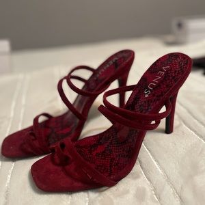 Venus Burgundy Heels